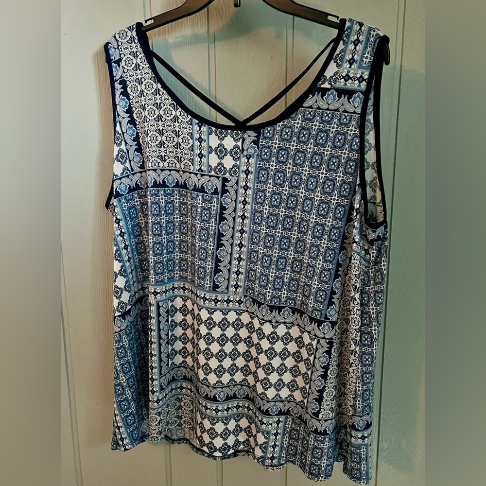 Lavish Geometric Tank Top